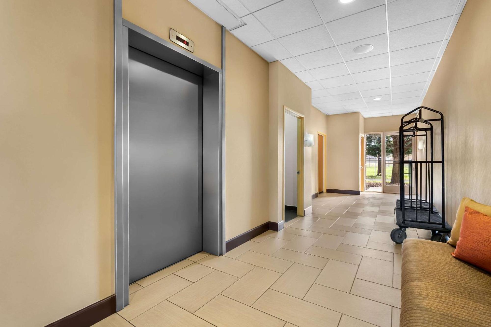 Comfort Suites Clovis Eksteriør billede